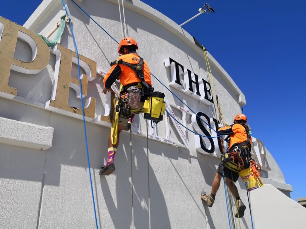 Τοποθέτηση Διαφημιστικών Banner & Επιγραφών