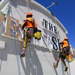 Τοποθέτηση Διαφημιστικών Banner & Επιγραφών