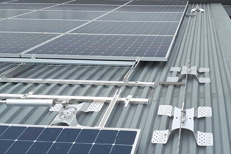 Τοποθέτηση Γραμμής Lifeline σε Φωτοβολταϊκό Έργο